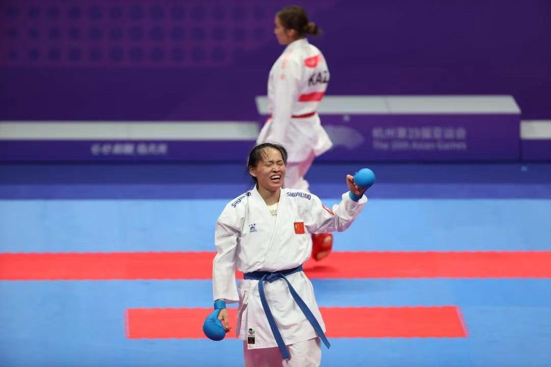 学院本科生李巧巧获得第十九届杭州亚运会空手道女子组手68公斤级冠军